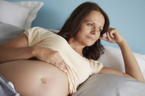 Embarazo en edad materna en riesgo (edad materna avanzada y adolescentes)